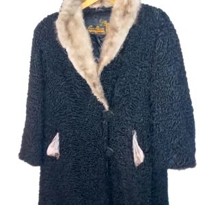 Vintage coat with fur collar
